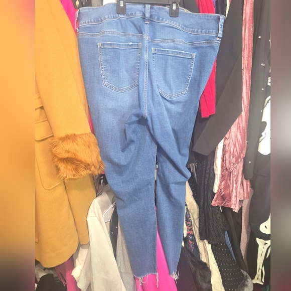 🍂🍁Torrid 16T Distressed Jeggings With Lace Inset - Picture 5 of 5